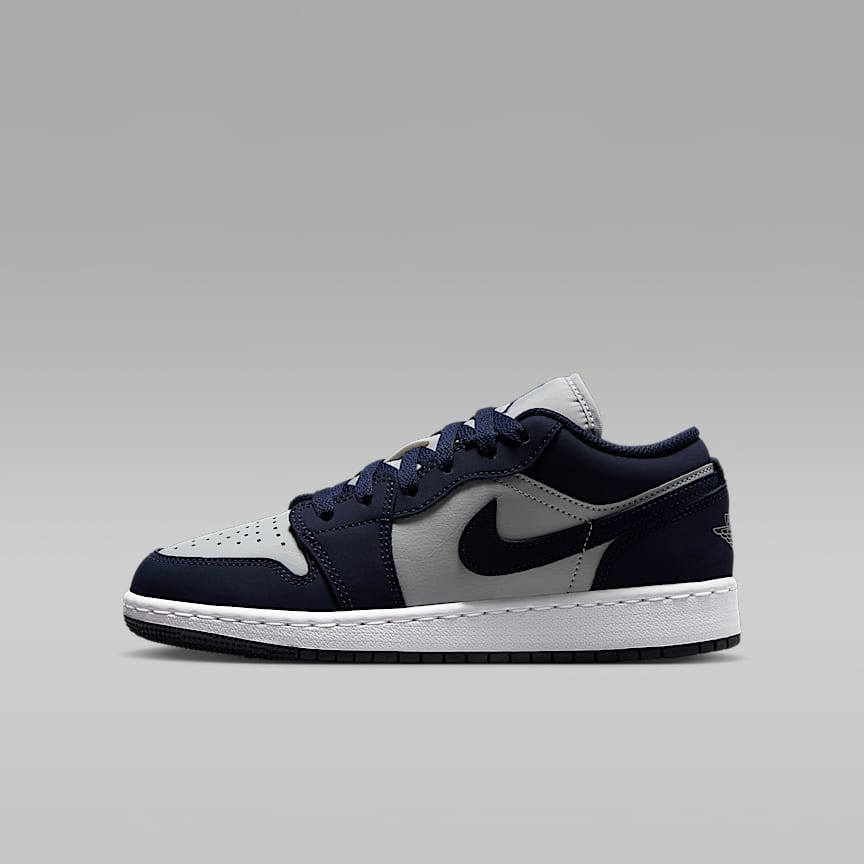 Air Jordan 1 Low Older Kids' Shoes. Nike LU